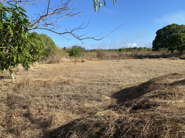 TERRAIN A VENDRE